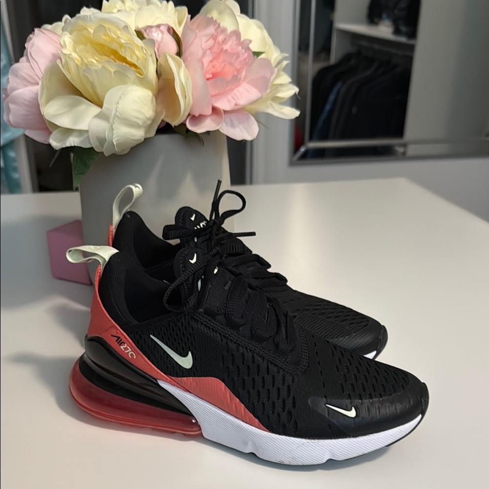 Nike Air Max 270 Black and Coral Sneakers Women Size 6